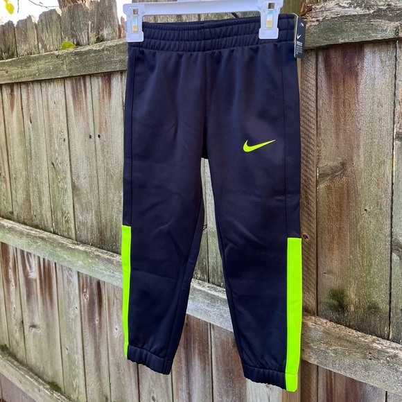 BRAND NEW SET!! 🎉 2-PIECE SET Nike Therma Dri-Fit Jogger & Hoodie set - Picture 4 of 10